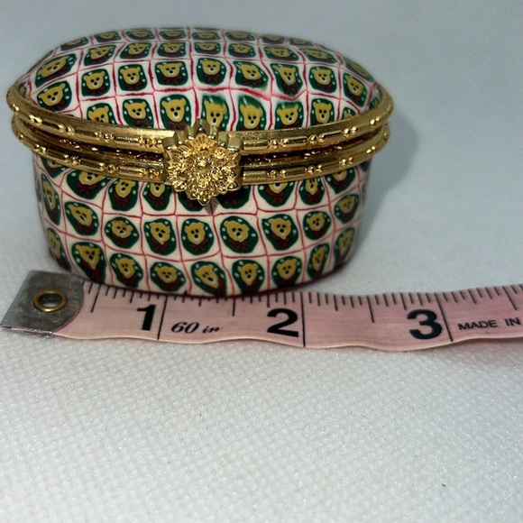 TEDDY BEAR VINTAGE TRINKET HINGED BOX WITH GARNET / BURGUNDY RED VELVET LINING - Picture 11 of 12